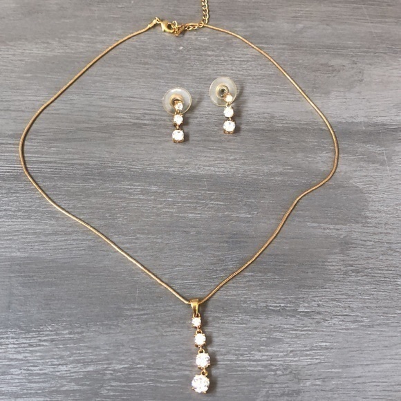 LANDAU Gold cubic Triple zirconia drop earrings and necklace - Picture 1 of 5
